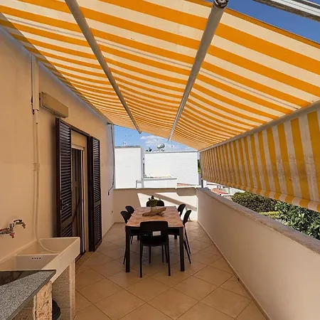 Zizzi's House דירה *